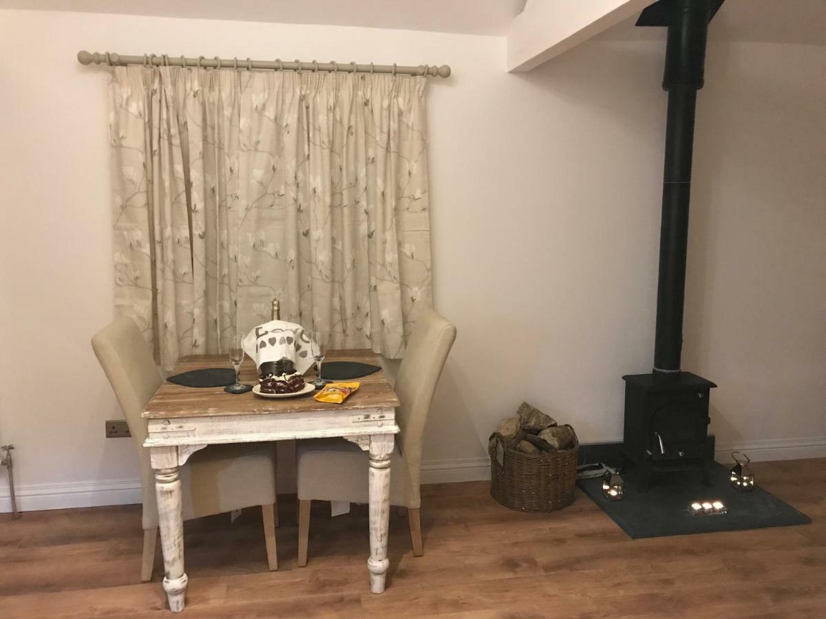 Thrush Nest Cottages - Wren Cottage Sleeps 4, 2 Bedrooms & Stable Cottage Sleeps 2, 1 Bedroom ヨーク エクステリア 写真