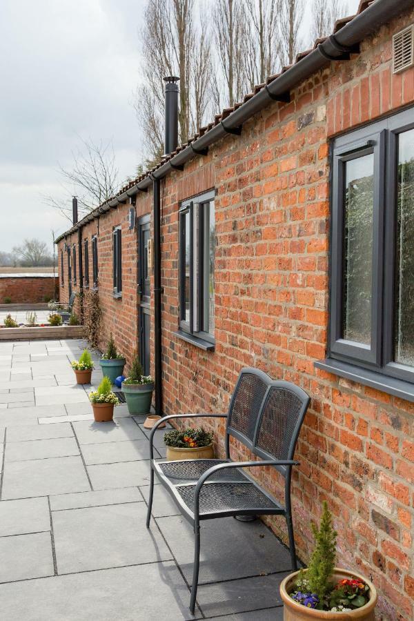 Thrush Nest Cottages - Wren Cottage Sleeps 4, 2 Bedrooms & Stable Cottage Sleeps 2, 1 Bedroom ヨーク エクステリア 写真